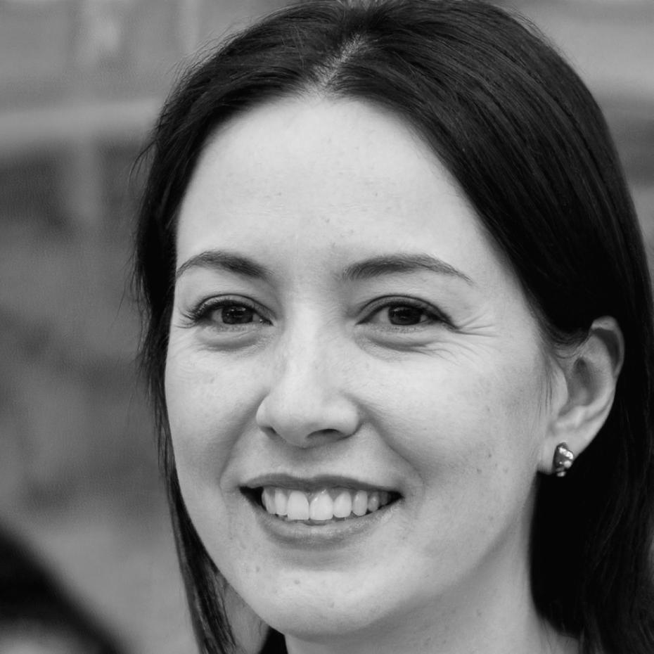 Portraitfoto von Dr. Sandra Holthausen